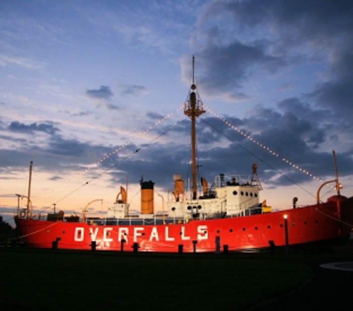 Lightship Overfalls (LV-118)