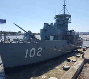 USS LCS (L) (3) 102