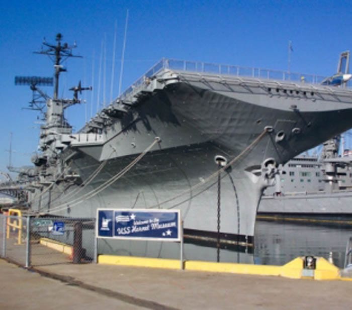 USS HORNET (CV-12)